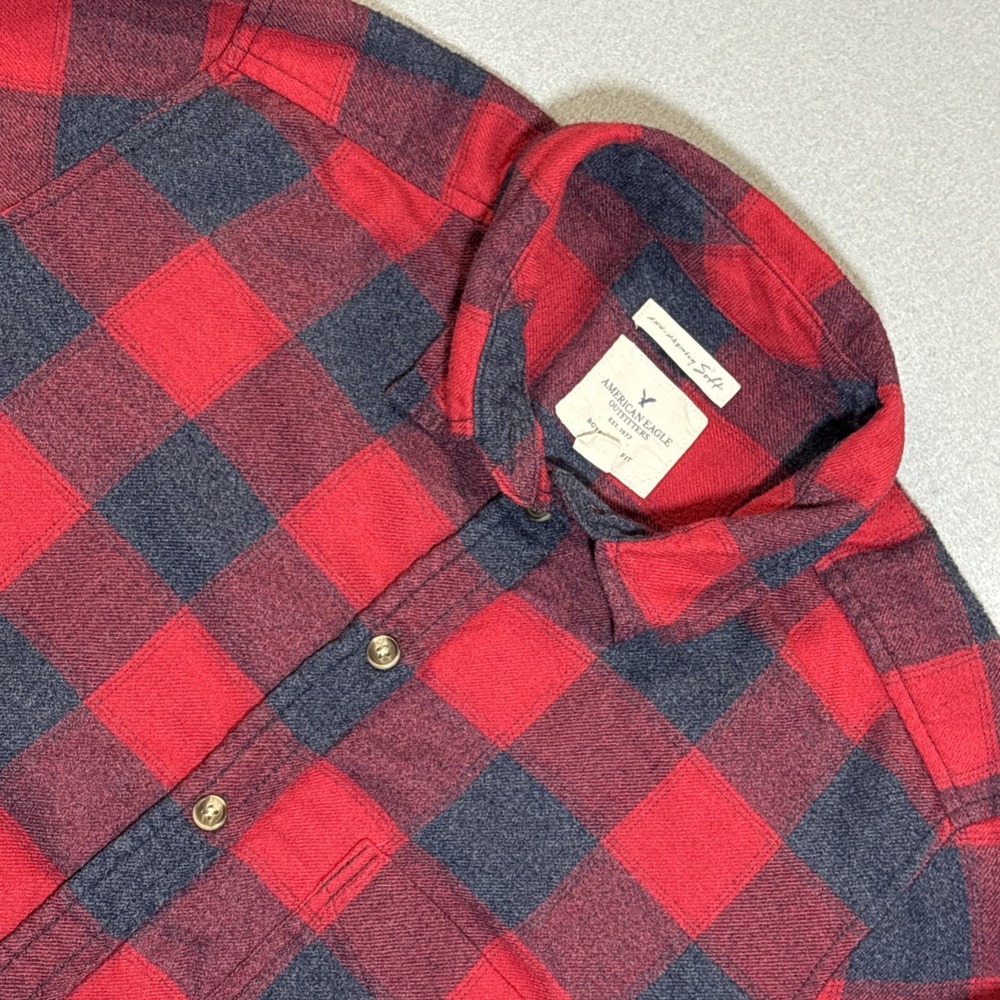 American Eagle Shirt Womens Medium Red Buffalo Plaid Ahh Mazingly Soft‎ Flannel